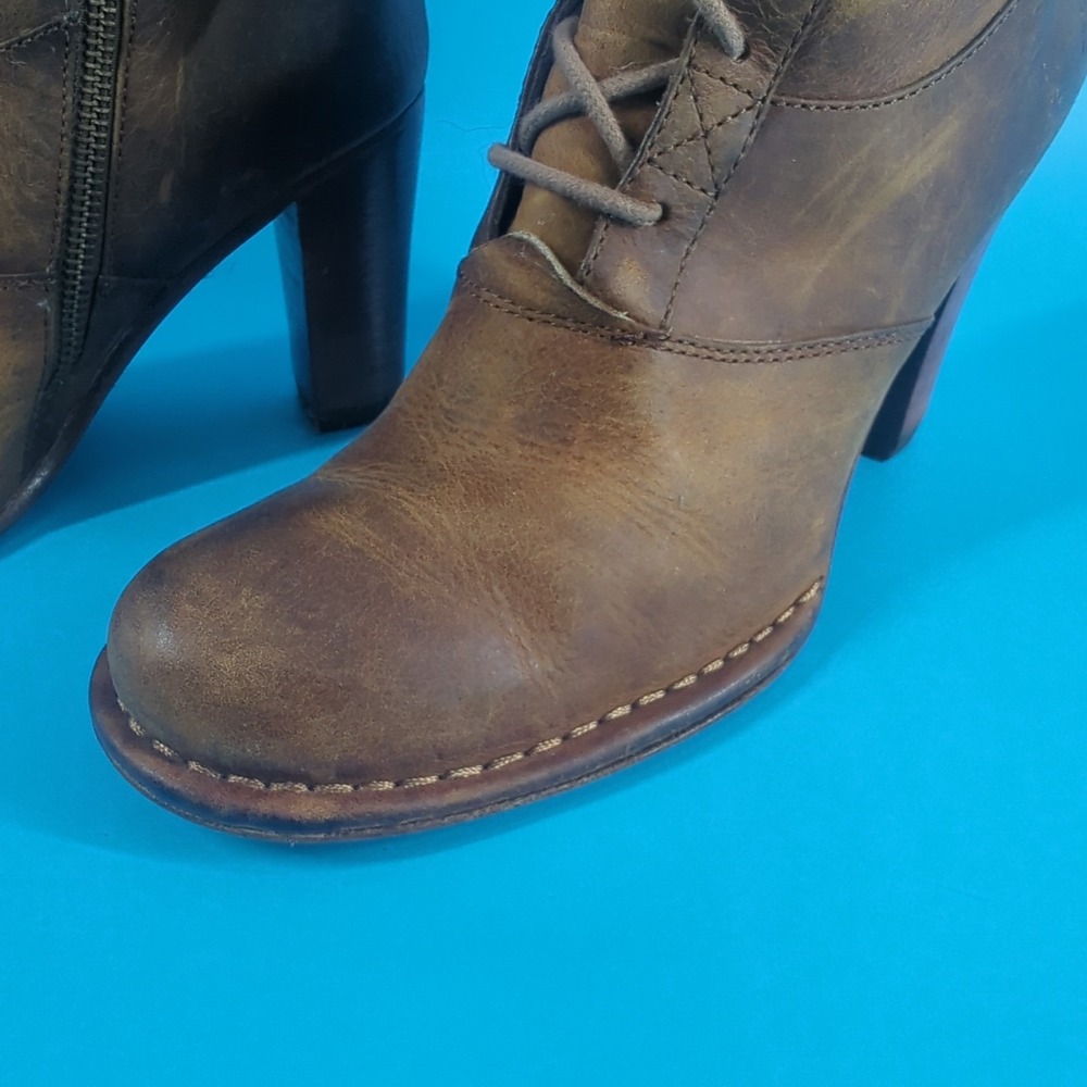 Frye Villager Lace 77610 Women's 8.5 M Brown Leather Tall Lace Up Boots With Box - Picture 4 of 15